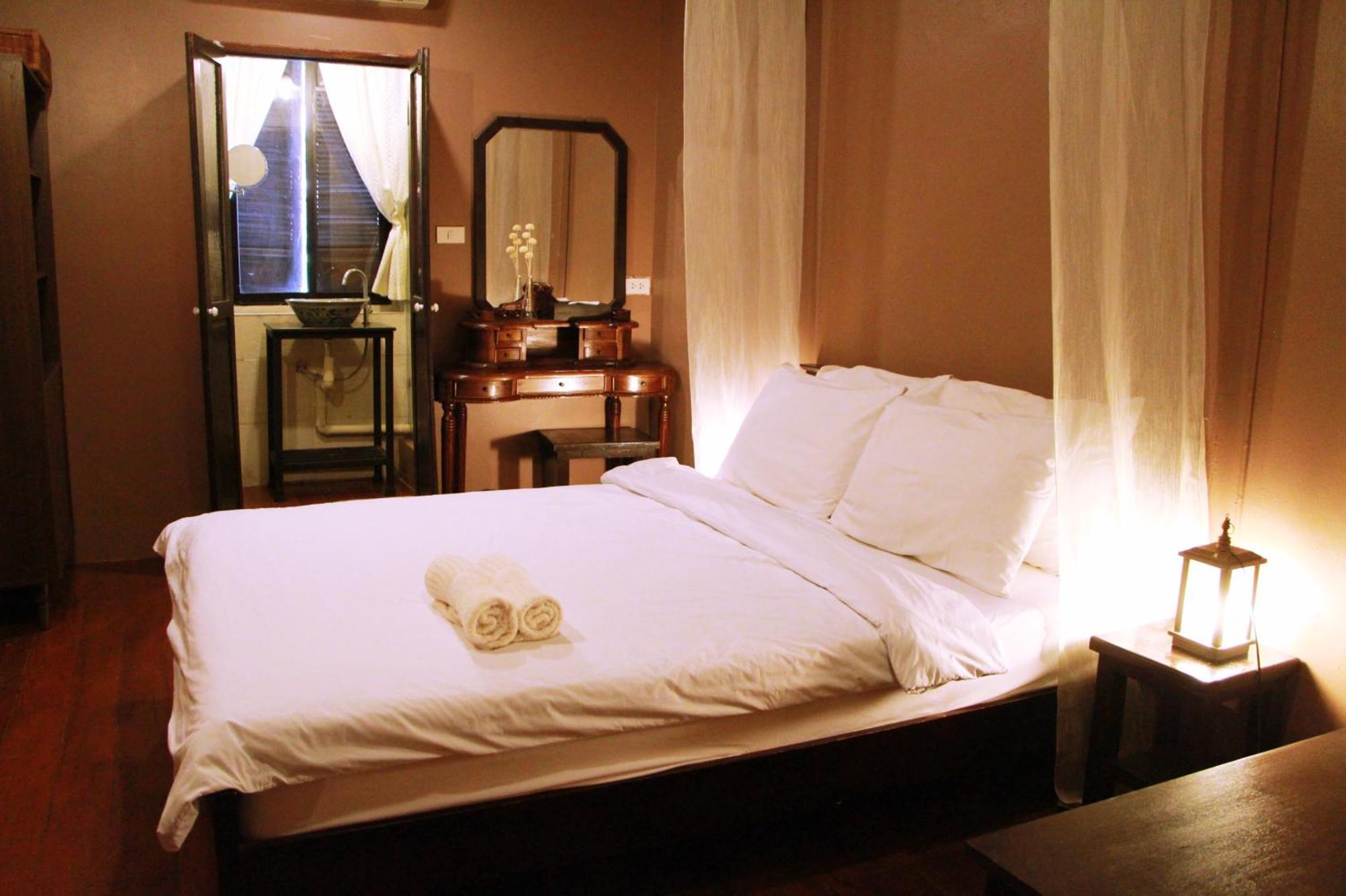 Niras Bankoc Hostel Bangkok Exteriör bild