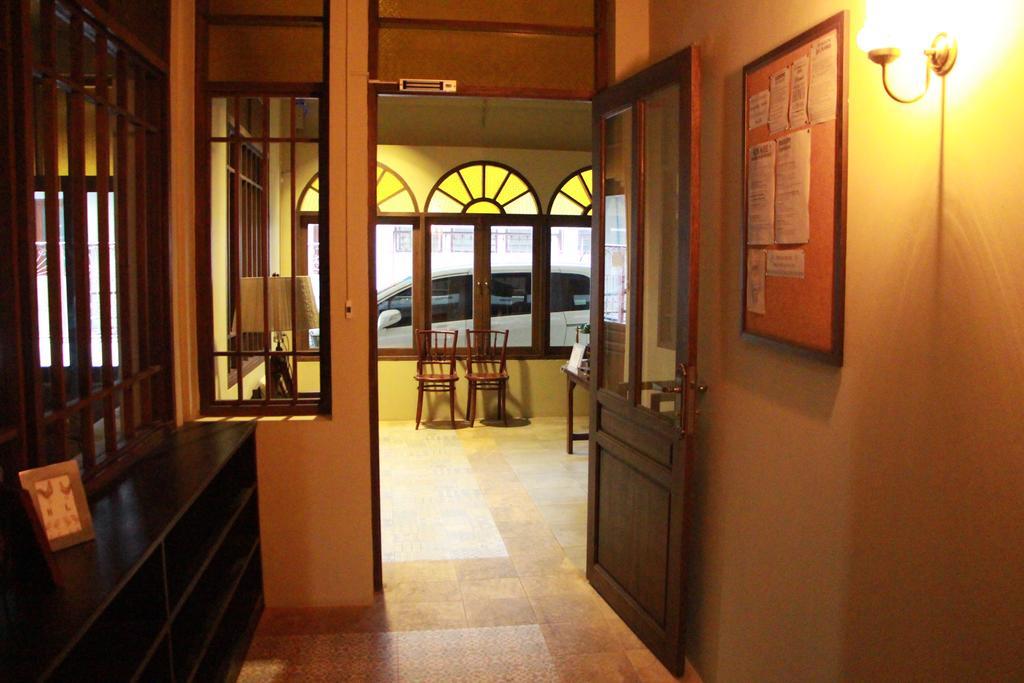 Niras Bankoc Hostel Bangkok Exteriör bild